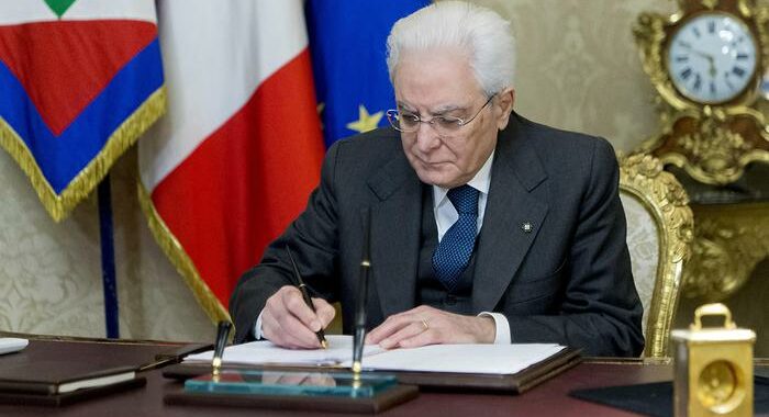 Covid: Mattarella, serve ancora molta attenzione e prudenza