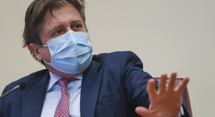Covid: Sileri, prolungare stato emergenza se serve ma per poco