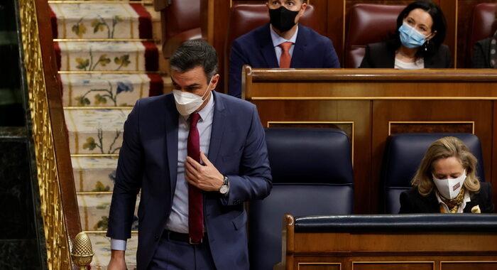 Covid: Spagna, torna l’obbligo della mascherina all’aperto