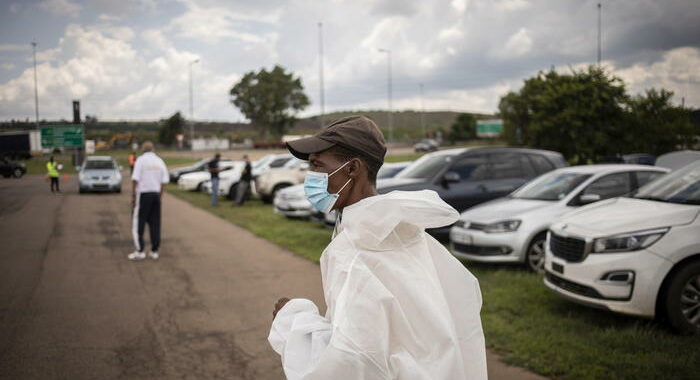 Covid, Sudafrica: picco Omicron superato senza aumento morti