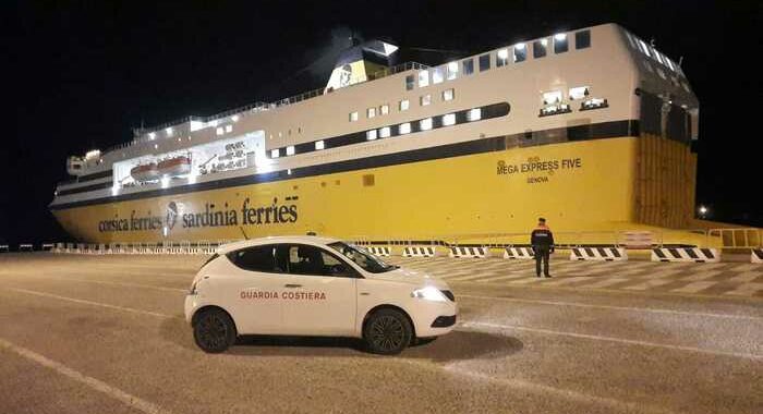 Covid tra equipaggio, nave Golfo Aranci-Livorno non parte
