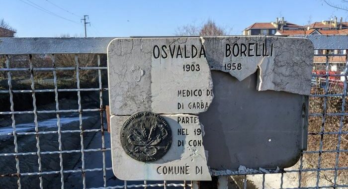 Distrutta la lapide della partigiana Borelli nel Milanese