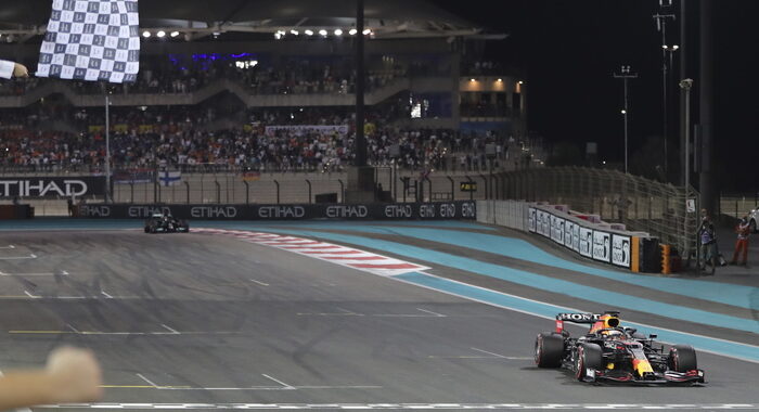 F1: Abu Dhabi; Verstappen vince Gp e titolo mondiale