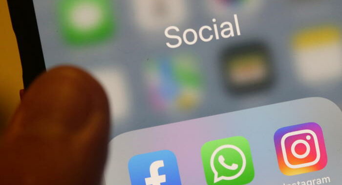 Facebook,scoperti 40 mila siti bufala per attività criminali