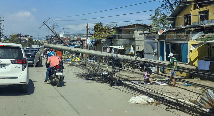 Filippine: tifone Rai, bilancio morti sfiora quota 100