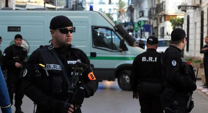 Francia: arrestato autore sequestro, nessun ferito