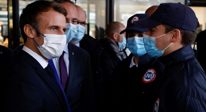 Francia: Macron contro Zemmour,’non si falsifichi la storia’