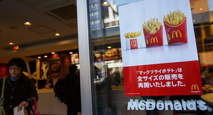 Giappone: mancano patatine fritte, McDonald’s riduce le porzioni