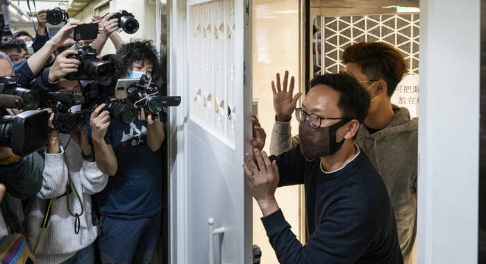 Hong Kong: accusa di ‘sedizione’ per 2 arrestati Stand News