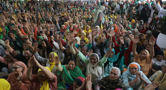 India, contadini annunciano fine della protesta dopo 14 mesi