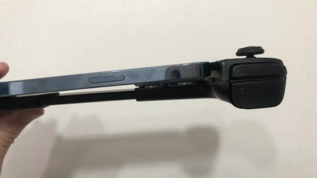 La fotocamera dell’iPhone 13 è un problema per il controller Backbone