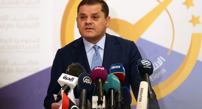 Libia: uomini armati circondano ufficio premier a Tripoli