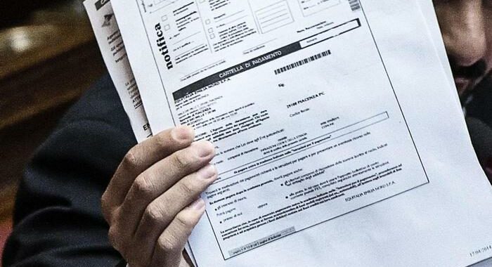 Manovra: da 60 a 180 giorni per cartelle gennaio-marzo