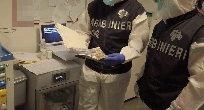 Nas scoprono 308 medici e sanitari non vaccinati al lavoro