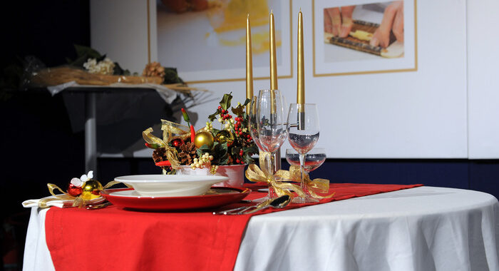 Natale: Fipe, 500mila clienti in meno nei ristoranti