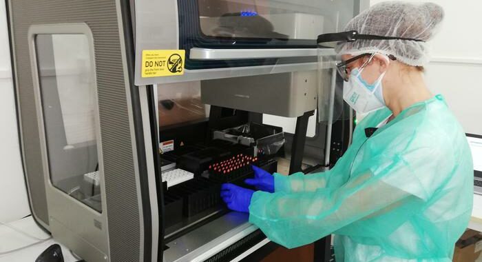 Omicron: primo caso sequenziato in Calabria, sta bene