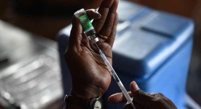Oms approva in emergenza il vaccino indiano Covovax