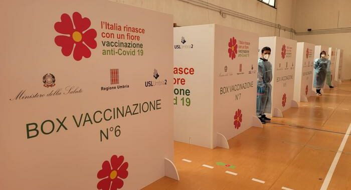 Prima vaccinata Umbria un anno dopo, unica arma contro Covid
