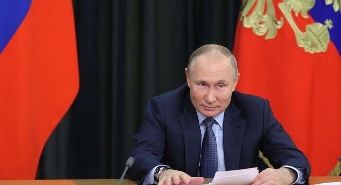 Putin, ‘criminale osservare silenti ingresso Kiev in Nato’