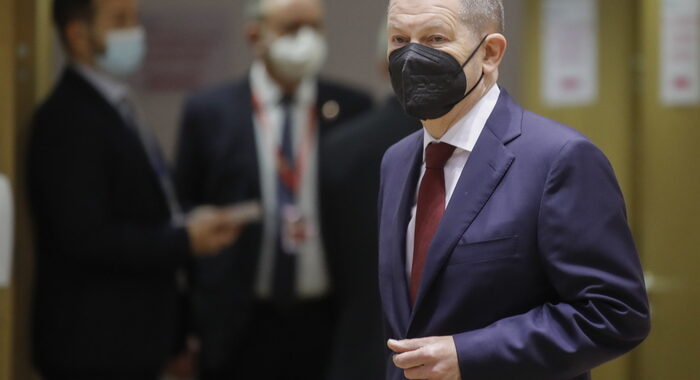Scholz, proteggere insieme confine Russia-Ucraina
