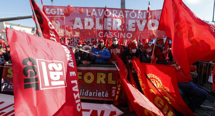 Sciopero: Della Vedova,farà più male a sindacato che governo