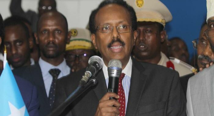 Somalia, presidente Farmajo sospende il premier Roble