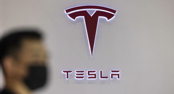 Tesla, nuova accusa di molestie sessuali in California