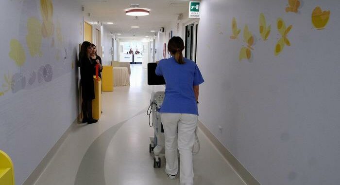 Tumore nel cuore, neonato operato durante parto