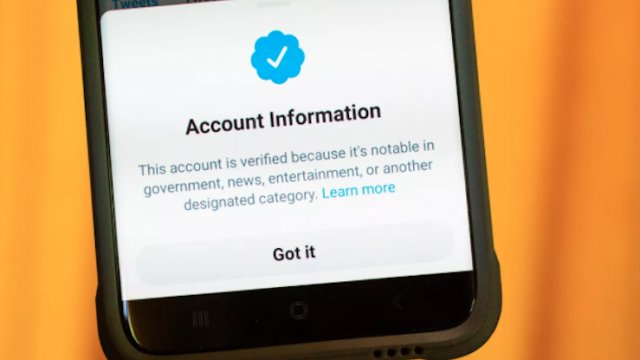 Twitter ricomincia a verificare gli account