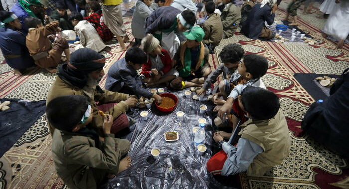 Yemen: Wfp, ‘costretti’ ad interrompere aiuti per mancanza fondi