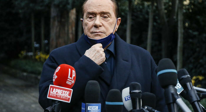 Berlusconi dimesso dall’ospedale San Raffaele