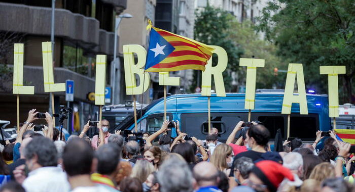 Catalogna: Corte Suprema, 25% lezioni dev’essere in spagnolo