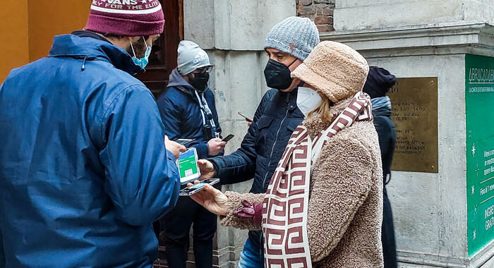 Covid, in Toscana 18.868 nuovi casi, tasso al 23,8%