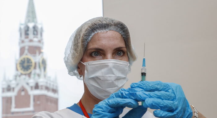 Covid: Russia, 124.000 casi in 24h, record da inizio pandemia