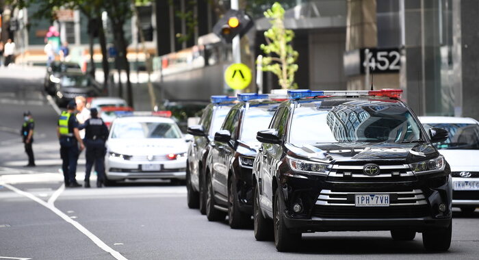 Djokovic resta detenuto al Park Hotel di Melbourne