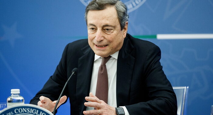 Draghi, finché c’è voglia di lavorare insieme governo va avanti