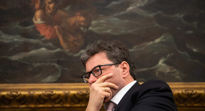 Energia:Giorgetti,tanti nel governo per tassa extra-profitti