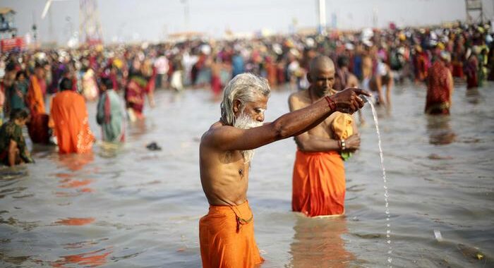India: allarme per raduno su Gange, rischio superfocolaio