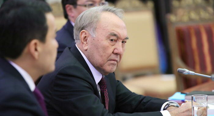 Kazakhstan: Nazarbayev smentisce dissidi interni