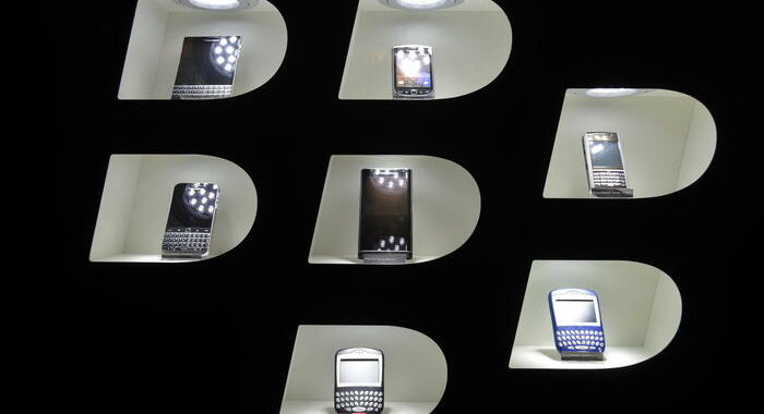 La fine di un’era, da martedì stop ai telefoni BlackBerry OS