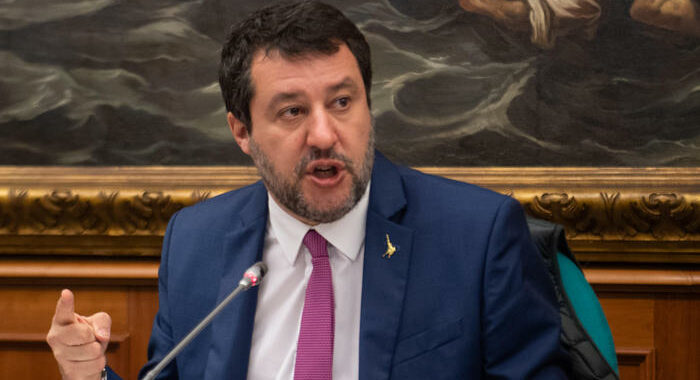 Migranti: Salvini, più irregolari uguale più reati in Italia