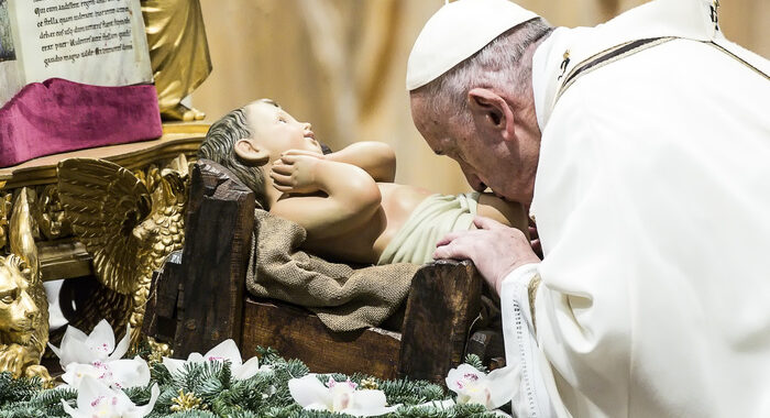 Papa: cristiani sfidino gli Erode che fanno strage di poveri