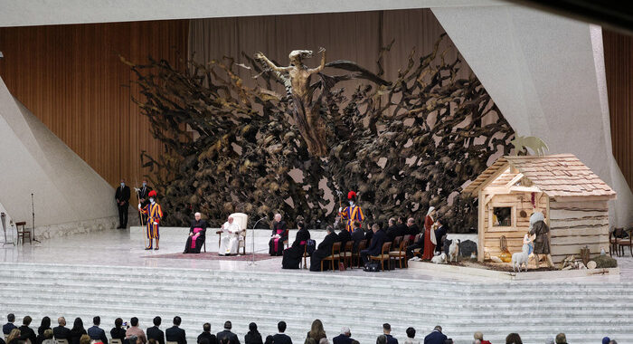 Papa: le istituzioni semplifichino l’iter per le adozioni