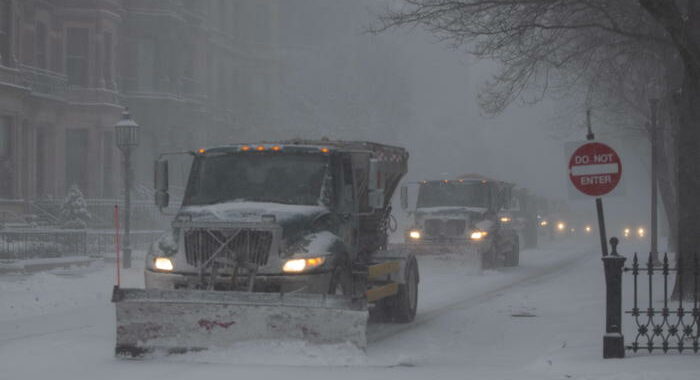 Tempesta neve e gelo in Usa, record 60 cm di neve a Boston