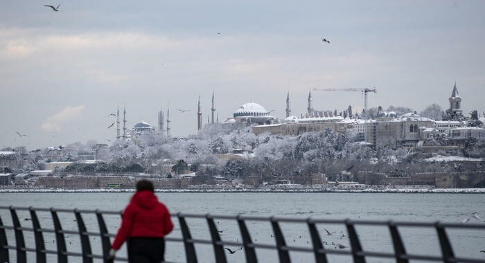 Turchia: riprende gradualmente traffico aeroporto Istanbul