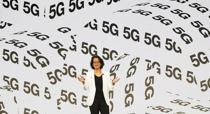 Usa: At&t e Verizon accettano di posporre il lancio del 5G