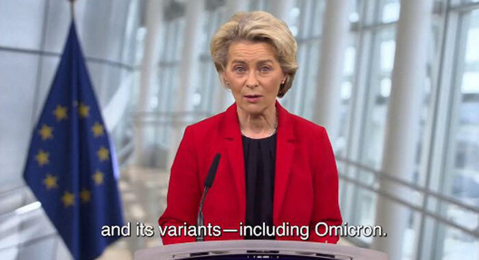 Von der Leyen, oltre metà adulti in Ue ha fatto terza dose