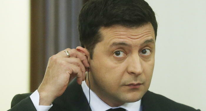 Zelensky, soddisfatto per negoziati ‘costruttivi’ a Parigi