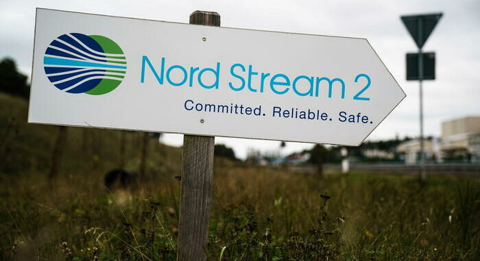 Berlino sospende l’autorizzazione di Nord Stream 2