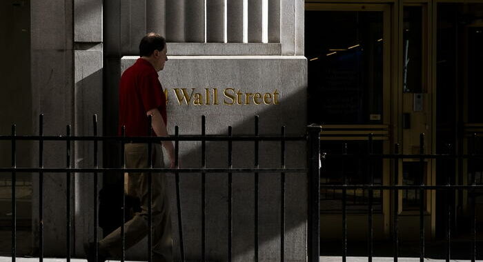 Borsa, crollano i future a Wall Street: Nasdaq -3%, S&P 500 -2,9